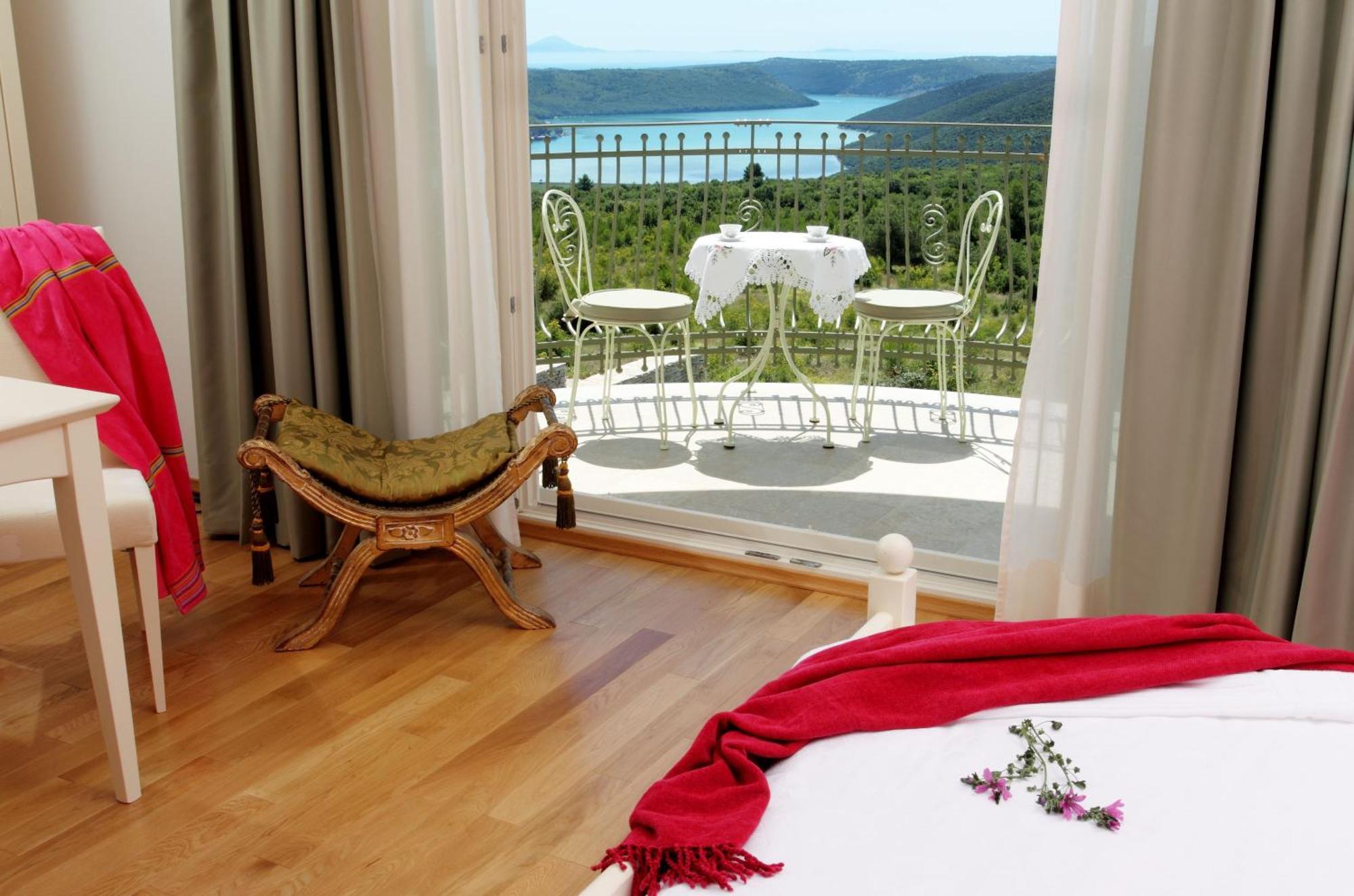 Hotel Stefanija Small Boutique Hotel&restaurant 4*