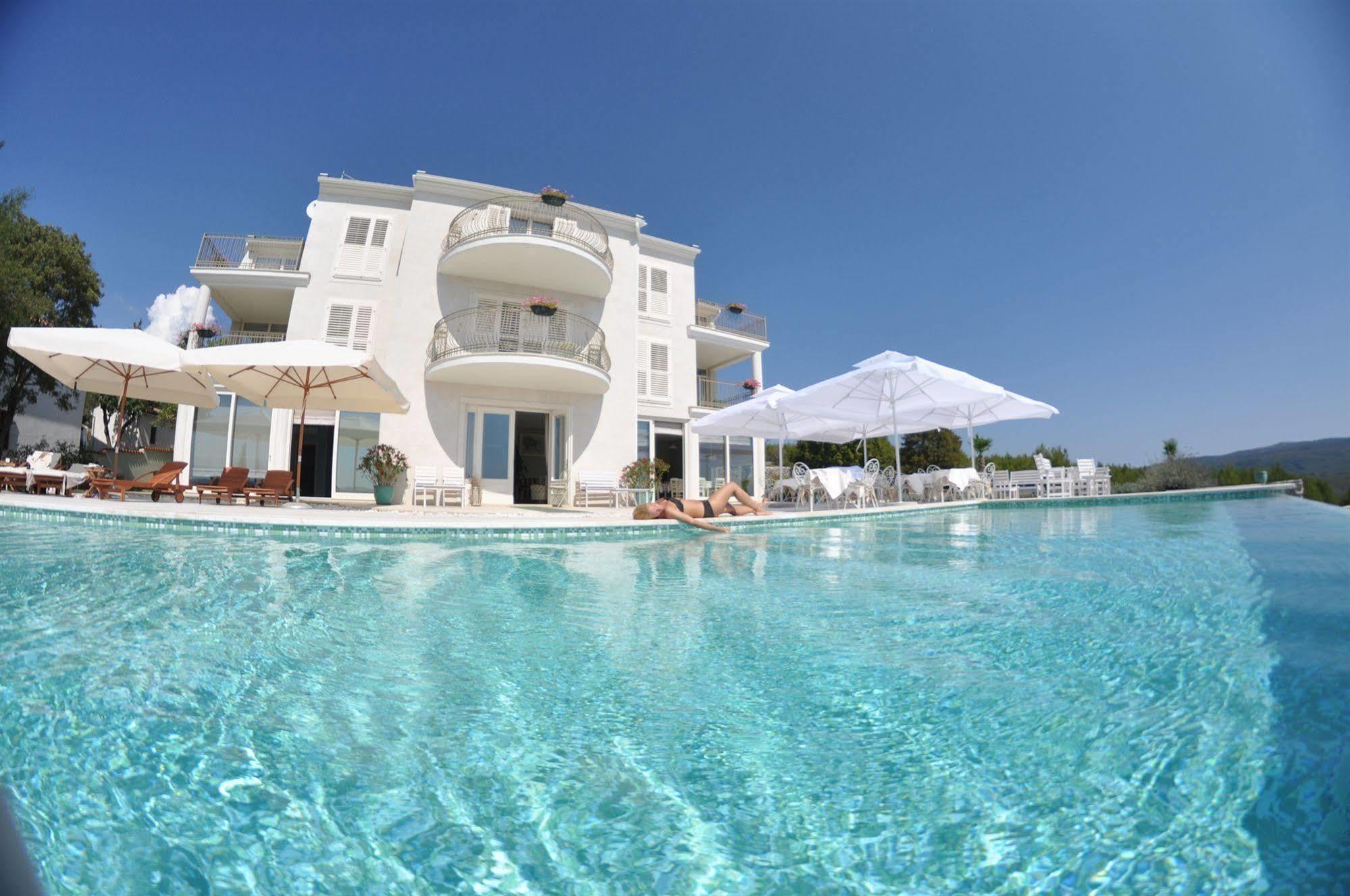 Hotel Stefanija Small Boutique Hotel&restaurant 4*